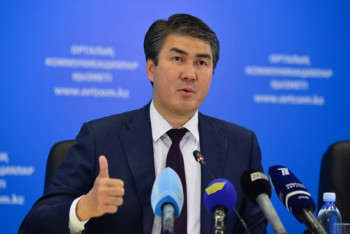 Фотография к новости: Исекешев пообещал астанчанину трудоустроить его детей 