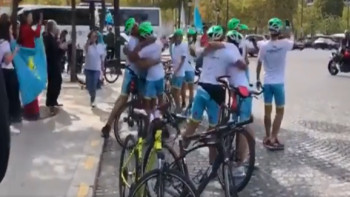 Фотография к новости:  Слабовидящие казахстанцы совершили путешествие из Астаны в Париж на велосипедах