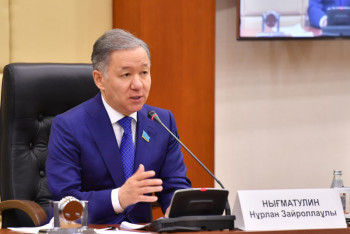 Фотография к новости: Нигматулин назвал продуктивной совместную работу мажилисменов и палаты "Атамекен"