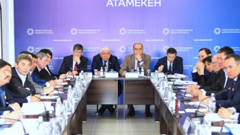 Фотография к новости: Сагинтаев призвал жамбылских бизнесменов развивать экономику простых вещей 