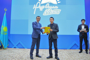 Фотография к новости: Многие казахстанцы благодарны партии "Нур Отан" – Ашимбаев