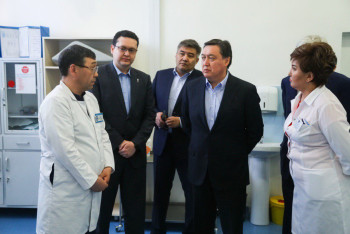 Фотография к новости: Как работают "Нұрлы жер" и "7-20-25" посмотрел премьер в Талдыкоргане