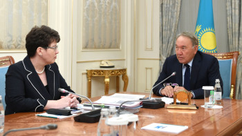 Фотография к новости: Об аудите госпрограмм доложила Назарбаеву глава Счётного комитета