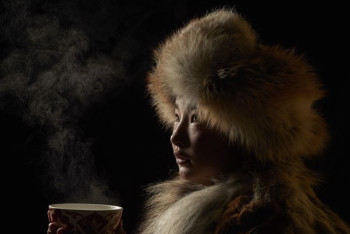 Фотография к новости:  National Geographic отметил фотографию казашки