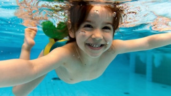 Фотография к новости: Более 2000 алматинских детей бесплатно научились плавать в этом году