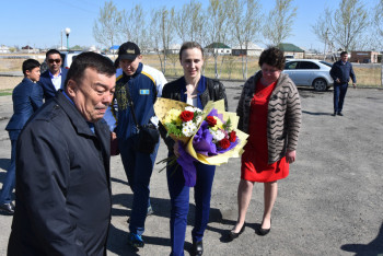 Фотография к новости: Марина Вольнова дала мастер-класс для воспитанников спортшколы Казалинска