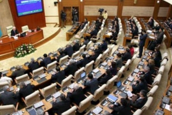 Фотография к новости: Нигматулин призвал депутатов сохранить темп работы в 2018 году