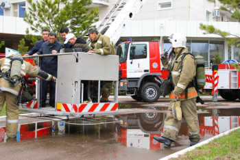 Фотография к новости: Пациентов онкоцентра Астаны эвакуировали из-за пожара