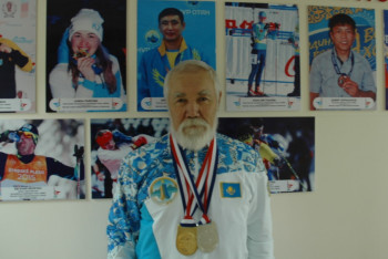 Фотография к новости: Старик-гиревик из Кокшетау стал чемпионом мира