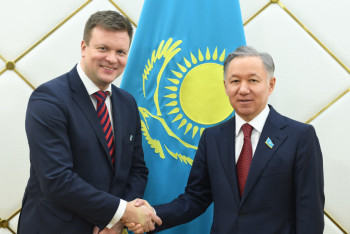 Фотография к новости: Законотворческий опыт финнов-инноваторов перенимают казахстанские депутаты  