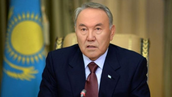 Фотография к новости: Назарбаев поздравил выпускников "Болашака" с 25-летнием программы