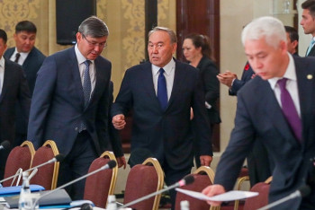 Фотография к новости: Назарбаев встретился с представителями деловых кругов Турции