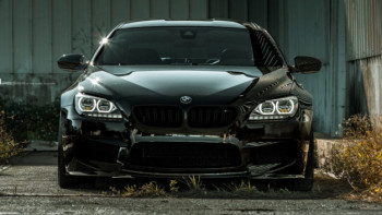 Фотография к новости: Без номеров и с игрушечным пистолетом: в Караганде задержали лихача на BMW 