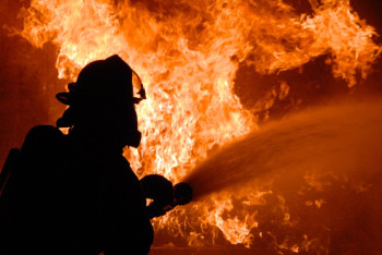 Фотография к новости: Оперативный штаб создали на месте пожара в месторождении Каламкас