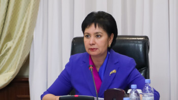 Фотография к новости: Абдыкаликова провела заседание Нацкомиссии по делам женщин и семейно-демографической политике