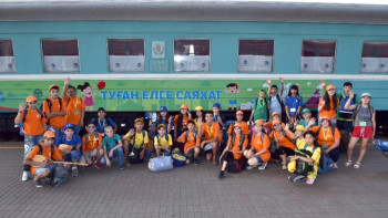 Фотография к новости:  Дети из экскурсионного поезда отдохнут на Алаколе 