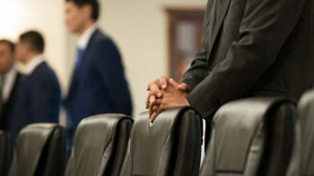 Фотография к новости: 135 казахстанцев уволили с госслужбы по отрицательным мотивам