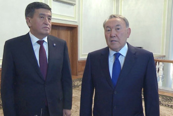 Фотография к новости: Сооронбай Жээнбеков: Братскому народу Казахстана - мира и процветания