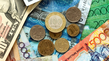 Фотография к новости: Почему ослаб тенге, рассказал Акишев