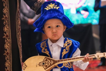 Фотография к новости: Национальный день домбры отмечают в Казахстане