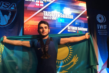 Фотография к новости: Сайхан Тайсуев признан лучшим тяжелоатлетом молодежного чемпионата мира