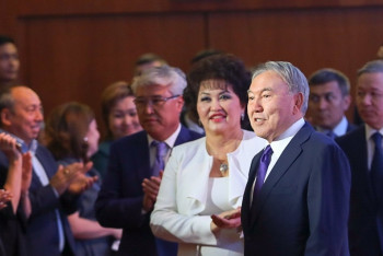 Фотография к новости: Назарбаев поздравил Казахский университет искусств с 20-летием