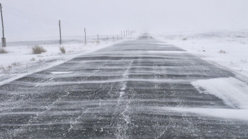 Фотография к новости: Две дороги закрыты в Казахстане из-за метели 