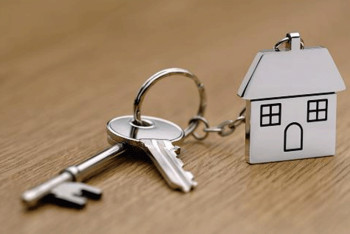 Фотография к новости: Семье родившейся без половых органов девочки подарили квартиру в Кокшетау