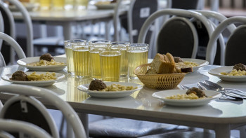 Фотография к новости: Просроченными продуктами кормили учеников элитного лицея в Астане