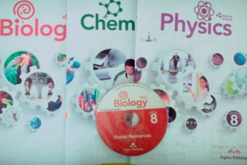 Фотография к новости: Новые англоязычные учебники химии, физики и биологии выпущены в Казахстане