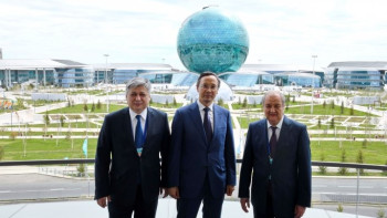 Фотография к новости: Главы МИД Казахстана, Узбекистана и Кыргызстана прогулялись по столице