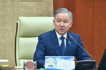 Фотография к новости: Нурлан Нигматулин созвал совместное заседание палат Парламента