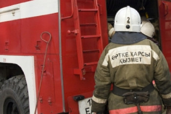 Фотография к новости: Из горящего дома в Караганде спасено 68 человек