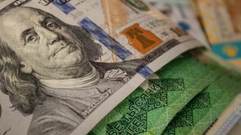 Фотография к новости: Тенге продолжает терять позиции