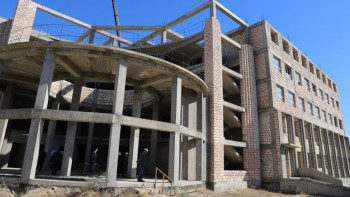 Фотография к новости: В Актау спустя семь лет возобновлено строительство онкологического диспансера