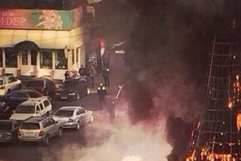 Фотография к новости: Новогодняя елка сгорела на левобережье Астаны