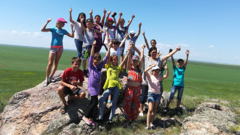 Фотография к новости: Масштабную экскурсию по живописным местам Акмолинской области организовали для школьников