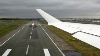 Фотография к новости: Взлетно-посадочную полосу реконструируют в аэропорту Алматы