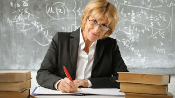 Фотография к новости: Закон о статусе педагога: В МОН РК рассказали, кому увеличат зарплату 