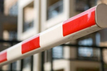 Фотография к новости: Шлагбаумы без охраны намерены запретить в Алматы