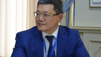 Фотография к новости: Новый замакима Астаны раздал свой номер жителям столицы 