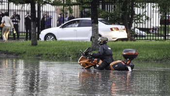 Фотография к новости: Месячная норма осадков выпала за два часа в Павлодаре