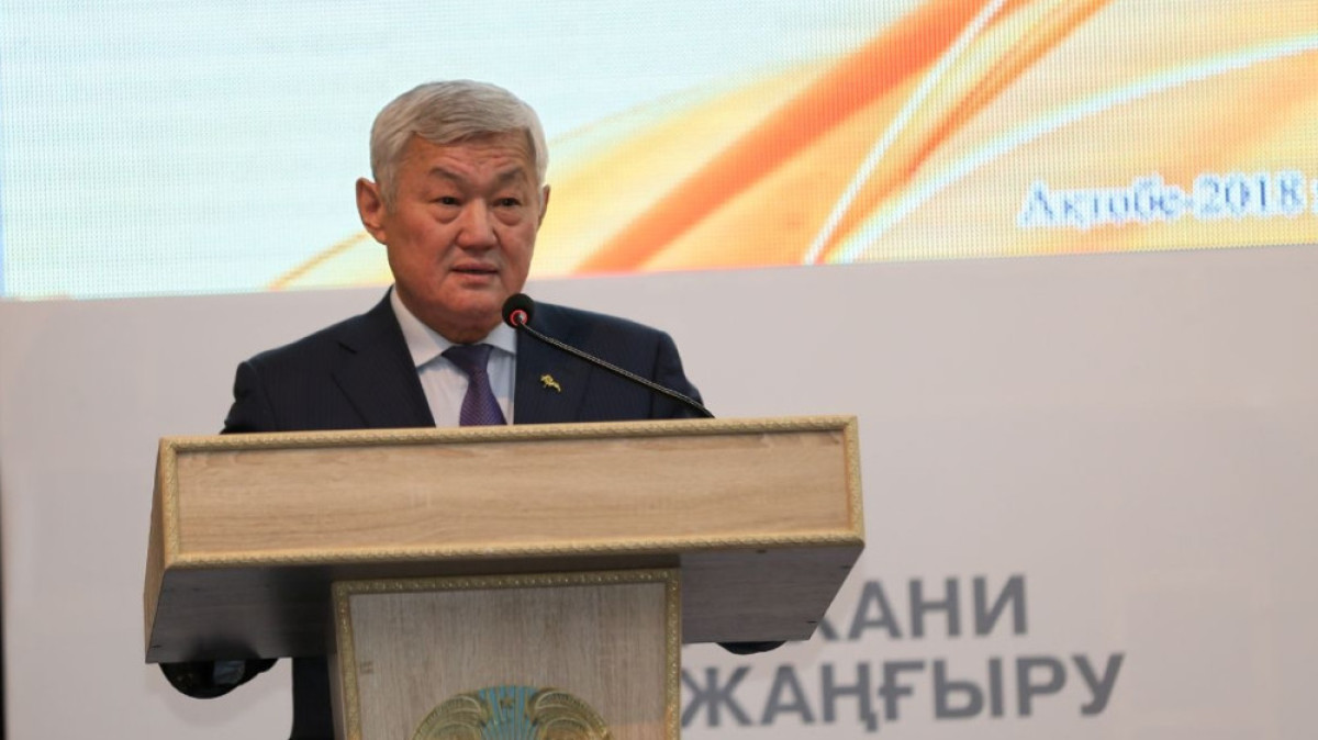  автора