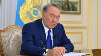Фотография к новости: Назарбаев подписал поправки по вопросам образования