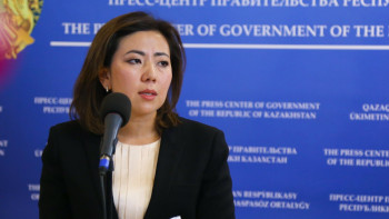 Фотография к новости: Абылкасымова пообещала пересмотреть размеры пособий многодетным семьям