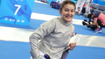 Фотография к новости: Казахстанки завоевали "золото" и "серебро" чемпионата Азии по фехтованию 