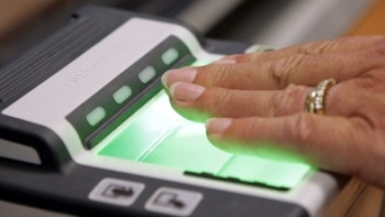 Фотография к новости: Порядка 1,5 тысяч казахстанцев получили услуги в ЦОН по отпечатку пальцев