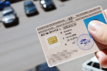 Фотография к новости: Водительские права без тестов и экзаменов выдавали костанайские полицейские