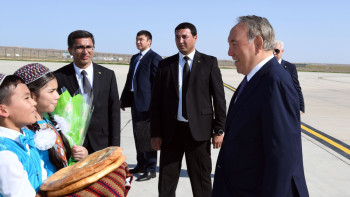 Фотография к новости: Назарбаев прибыл в Туркменистан для участия в саммите по вопросам спасения Арала 