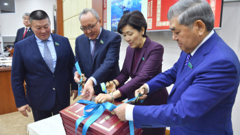 Фотография к новости: В Астане презентовали новую книгу о Елбасы 